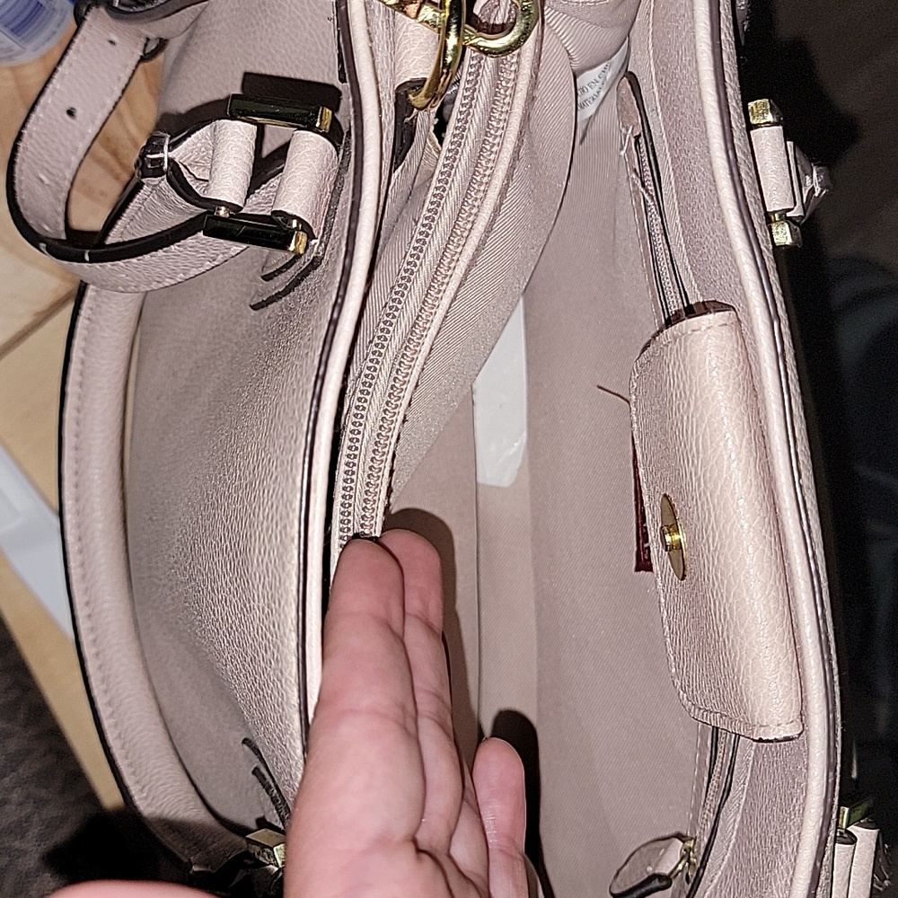 Purse - Picture 3 of 4